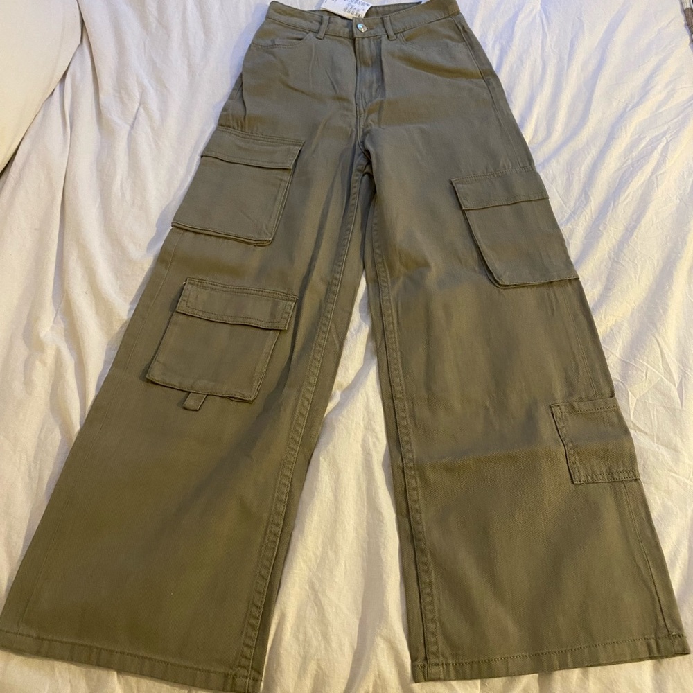 H&M Wide Leg Twill Cargo Pants